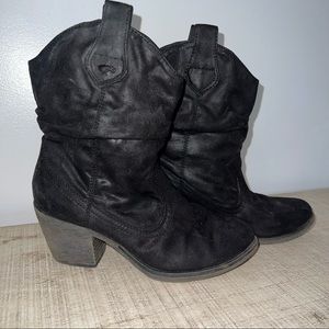 SOLD— Black RocketDog ankle boot/cowboy style boots - 7.5